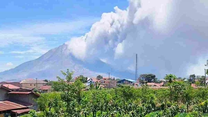 Abu Vulkanik Diusulkan Jadi Bahan Campuran Air Pemadam Karhutla, Pakar: Perlu Sistem Penampungan yang Tepat