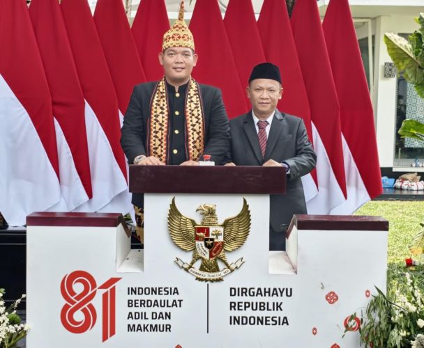 Ade Abdul Rochim Upacara HUT RI di Istana Negara Mengenakan Pakaian Adat Pesisir Barat