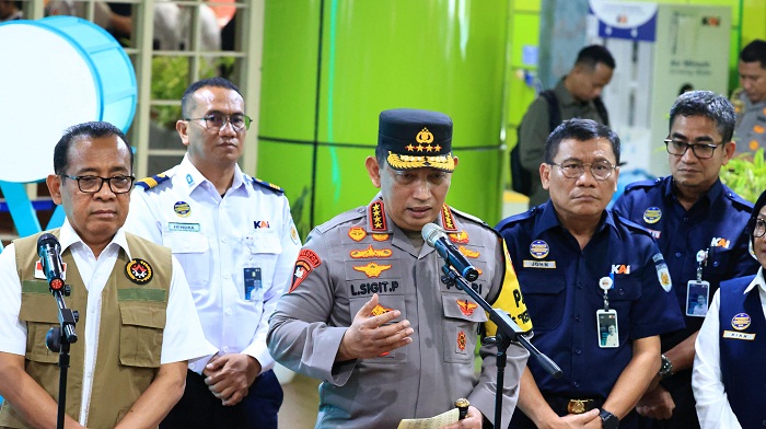 Agar Pemudik Nyaman, Kapolri Jenderal Listyo Sigit Prabowo Minta Pengamanan di Sekitar Area Stasiun Kereta