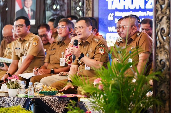 Ahmad Luthfi Targetkan Tahun 2026 Kemantapan Jalan Jateng Capai 100%