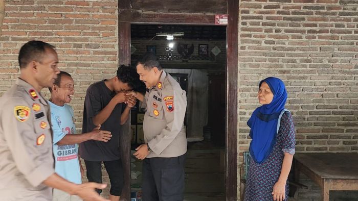  AKP Mujahid Kapolsek Tlogowungu Pati Bantu Masa Depan Keluarga Pelaku Pencurian Pisang