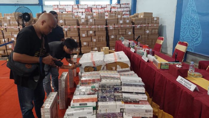 Bea Cukai Jateng & DIY Lakukan Penyitaan Jutaan Batang Rokok & Ribuan Liter Miras Ilegal