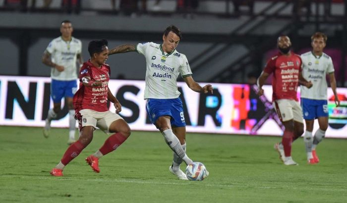 Berjalan Keras, Persib Bandung Gagal Taklukan 10 Pemain Bali United 