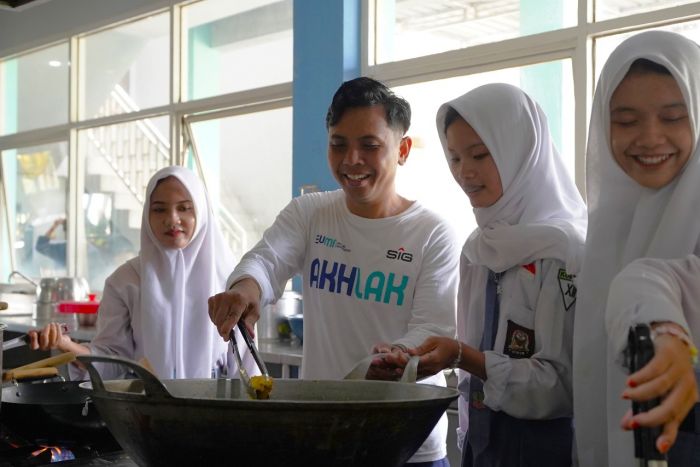Bersama Kementerian BUMN, PT SIG Hadirkan Sobat Aksi Ramadan