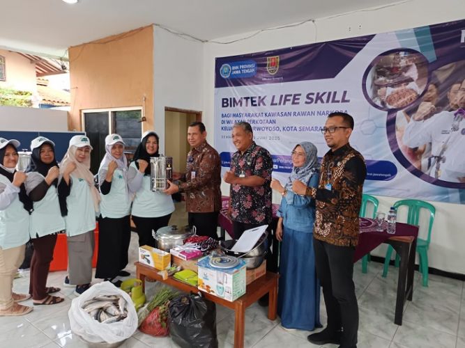 BNN Jateng Bimbing Warga Bikin Abon Bandeng, Jadi Senjata Lawan Peredaran Narkoba