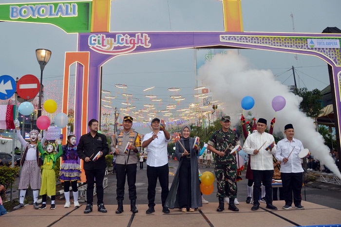 Bupati Agus Irawan Resmikan Boyolali City Light, Berharap Dongkrak Ekonomi Warga