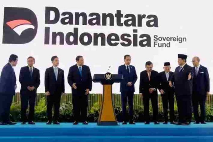 Danantara: Kepala Dilepas, Ekor Dipegang
