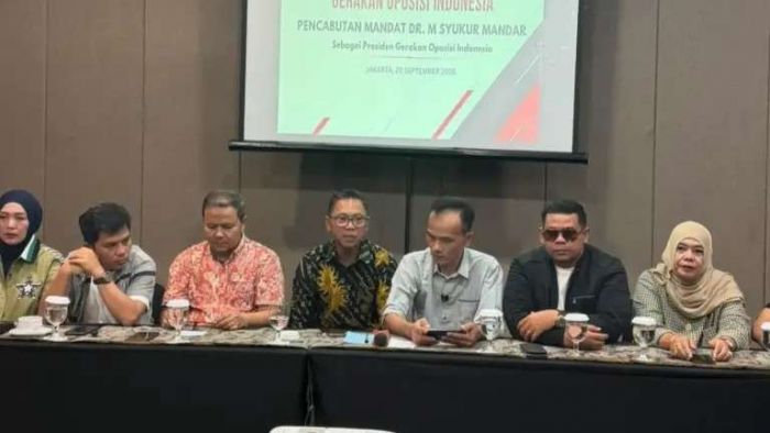 Dewan Nasional Gerakan Oposisi Indonesia Cabut Mandat Presiden Dewan Nasional M. Syukur Mandar