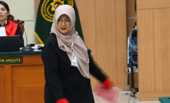Dokter Tifa Gagal Buktikan Ijazah Palsu Jokowi di Sidang