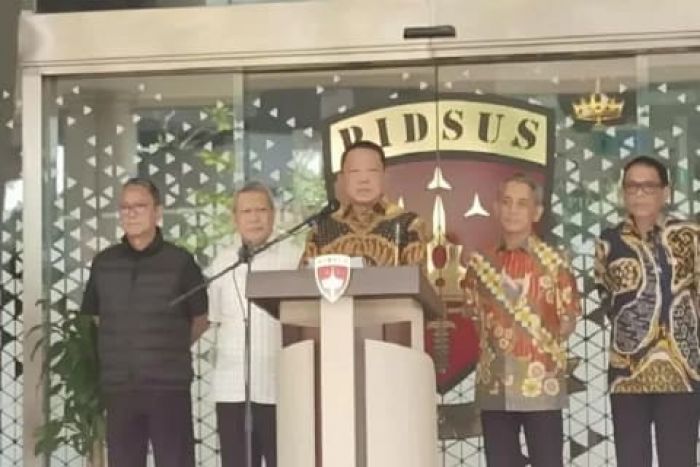 Febrie Adriansyah Membantah Bahwa Dirinya Mengundurkan Diri