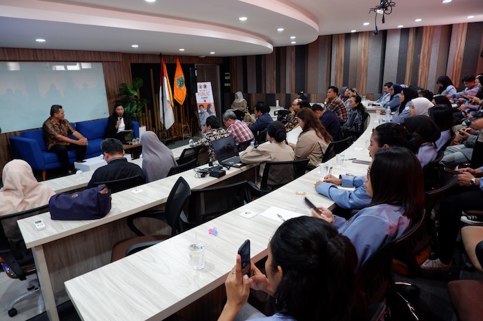 FISIP Universitas Moestopo Gelar Public Lecture