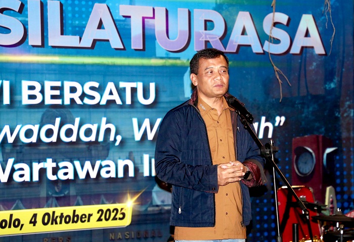 Gubernur Ahmad Luthfi  Hadiri Malam Silaturasa PWI di Taman Balekambang Solo