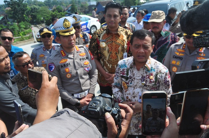 Gubernur Ahmad Luthfi Cek Tol Klaten-Yogyakarta, Berlaku Gratis Saat Mudik 2025