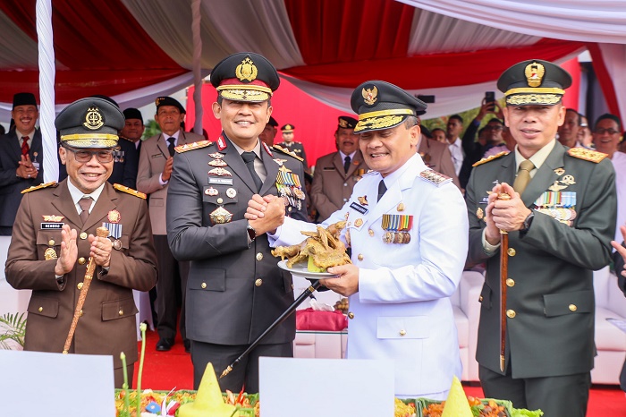 Gubernur Ahmad Luthfi Jadi Irup Peringatan ke-79 Hari Bhayangkara di Mapolda Jateng