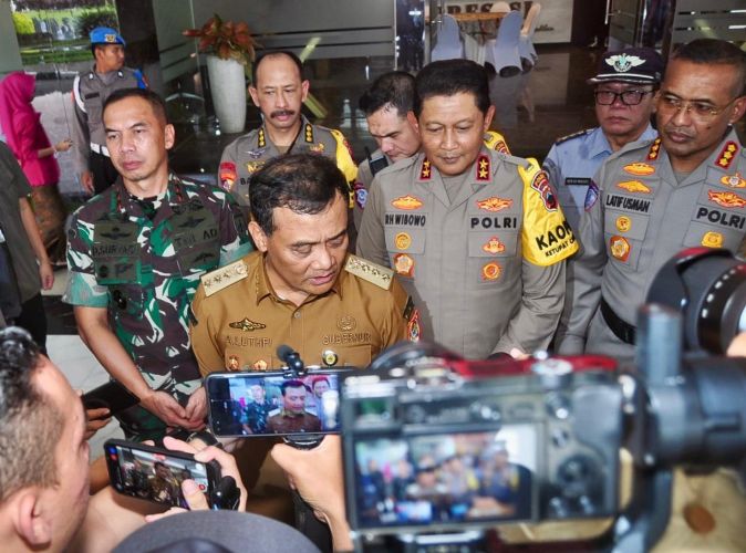 Gubernur Ahmad Luthfi Minta Kendaraan Sumbu 3 Patuhi Aturan Mudik