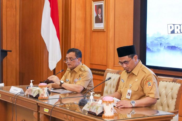  Gubernur Ahmad Luthfi: Perbaikan Jalan Rusak di Jateng Rampung Sesuai Target
