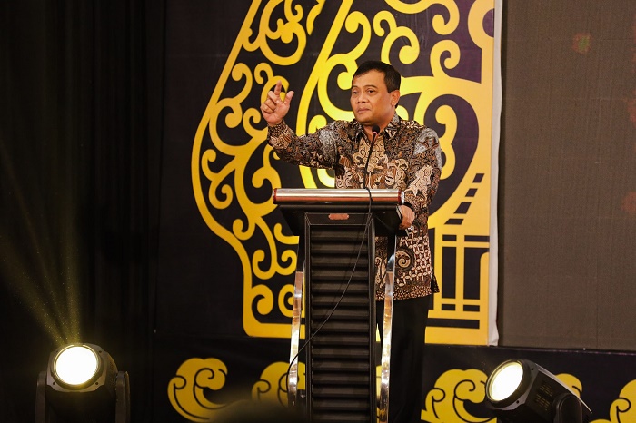 Gubernur Ahmad Luthfi Raih Penghargaan Jawa Pos Radar Semarang