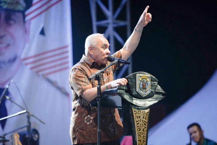 Isran Noor Berani Pasang Badan Demi Tenaga Honorer