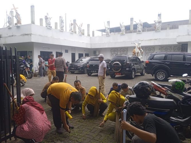 Kampung Kerukunan Ciamis Sambut Ramadan dengan Aksi Bersih-Bersih