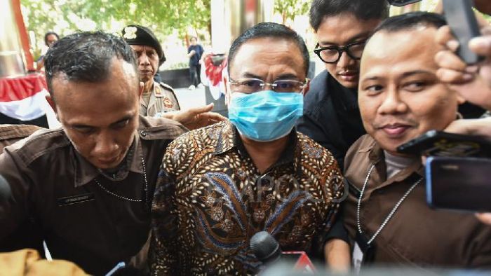 Kasus Suap DJKA, Bupati Pati Sudewo Penuhi Panggilan Pemeriksaan KPK dengan Kenakan Masker di Wajahnya