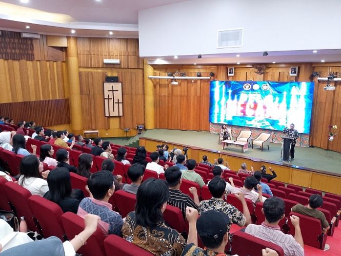Kepala BNNP Jateng Brigjen Pol Agus Rohmat Narsum Seminar Kebangsaan & Bela Negara di UKSW Salatiga