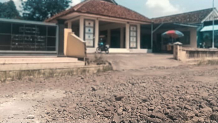 Ketika Jalan Rusak Jadi Warisan Turun-Temurun di Padaringan Ciamis