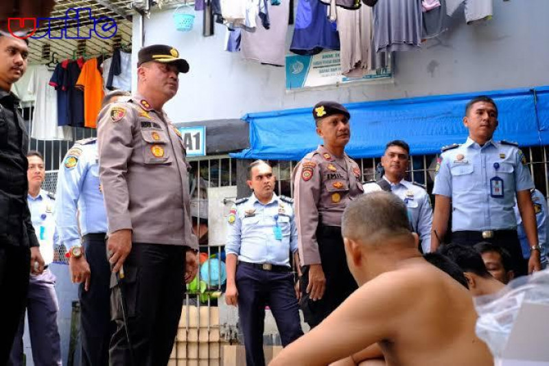 Lakukan Razia ke Lapas di Aceh, Polisi Temukan Puluhan HP, Alat Isap Sabu, Kondom, dan Sejam