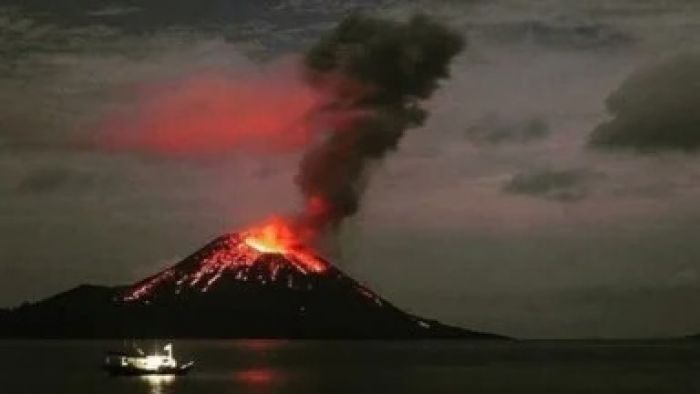 Letusan Anak Krakatau: Ganggu Panen Hari Ini, Suburkan Lahan Esok Hari