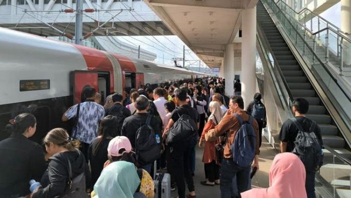 Lonjakan Penumpang Kereta Cepat Whoosh di Libur Sekolah