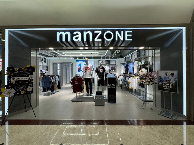 Manzone Buka Showroom Baru di Metropolitan Mall Bekasi