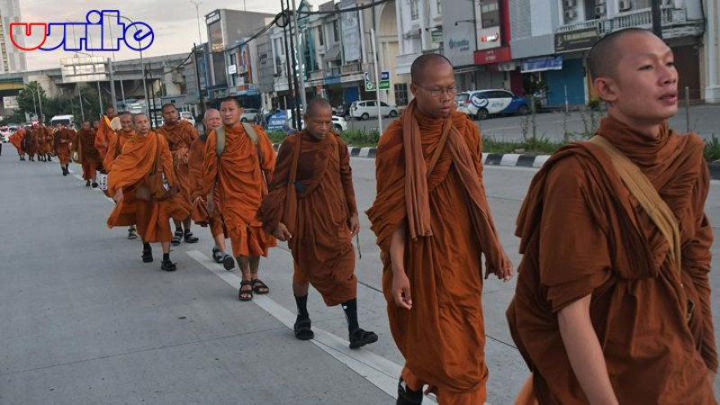 Menjalani Ritual Thudong, 32 Biksu Jalan Kaki dari Thailand ke Borobudur