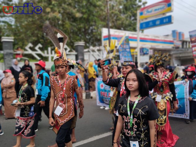 Parade Budaya Jumbara PMR Ke-IX Hipnotis Masyarakat Lamsel