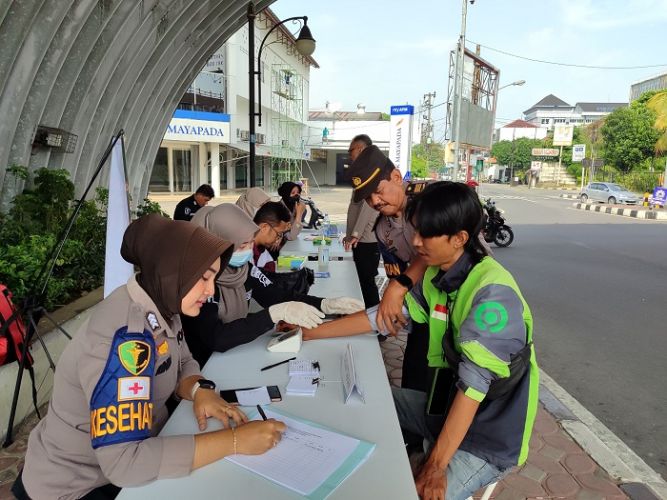 Polda Jateng Beri Layanan Kesehatan Gratis untuk 4000 Pengemudi Ojol