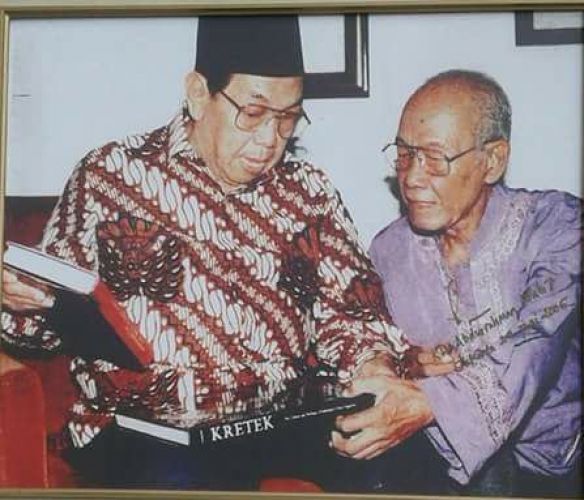 Pramoedya Ananta Toer dan Gus Dur: Persahabatan di Atas Perbedaan 