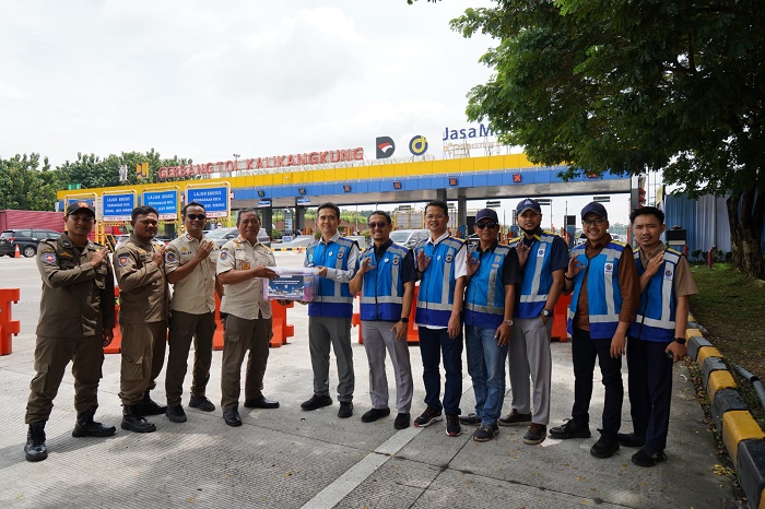 PT Jasamarga Semarang Batang Beri Apresiasi Pengamanan Liburan Nataru kepada Petugas Posko Tol Kalikangkung