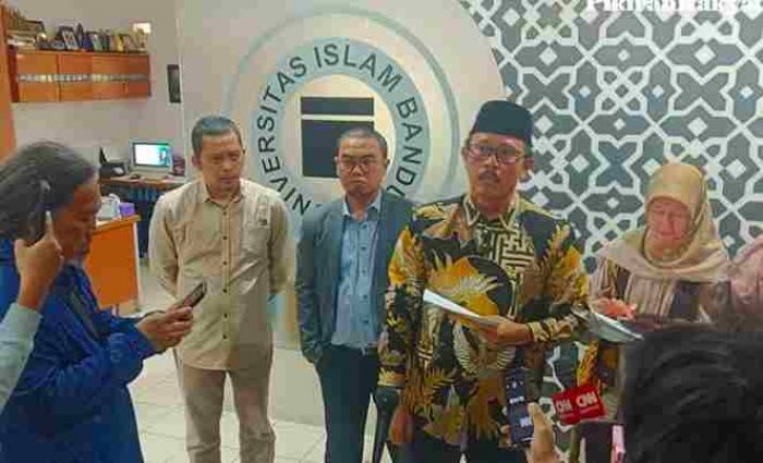 Rektor Unisba: Insiden Bom Molotov Dibalas Gas Air Mata Bukan Terjadi Dalam Kampus Namun di Jalan Raya