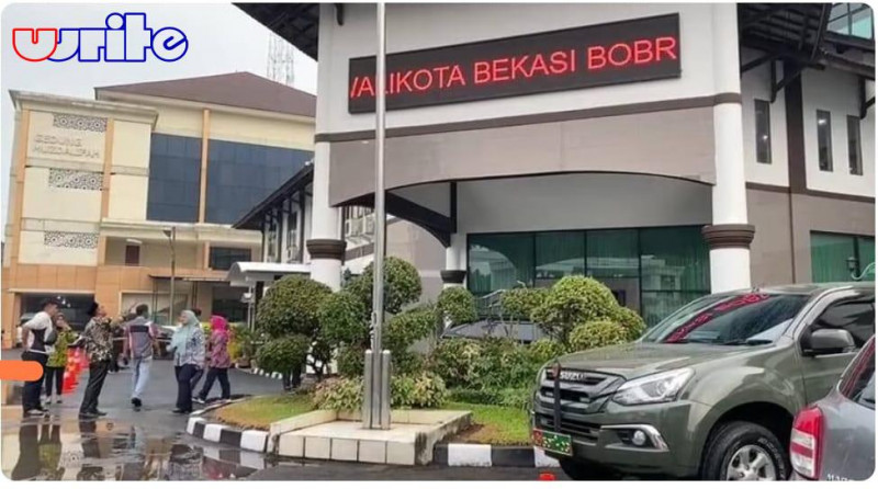 Running Text Asrama Haji Jakarta-Bekasi Dan RSUD Bantar Gebang Diretas. “Plt Walikota Bekasi Bobrok.”