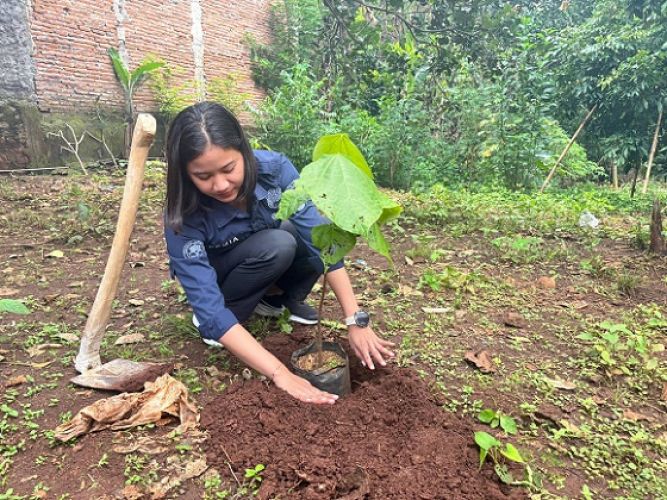Sebelum Naik Pangkat, 319 Personil Polda Jateng Wajib Tanam Pohon