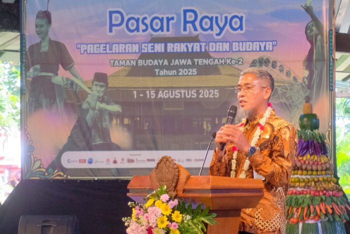 Sekda Jateng Sumarno Hadiri Kegiatan Pasar Raya TBJT 2025