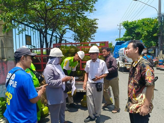 Sinergi Pemprov Jateng-Pertamina Pasok 4.500 Tabung LPG 3 Kg di Area Banjir