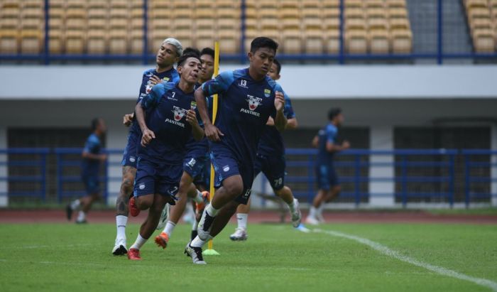 Tantang Juara Bertahan, Klok Akui Fisik Pemain Persib Bandung Sedikit Lebih Baik dari PSM Makassar