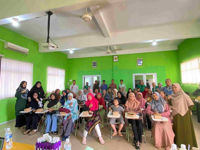 Tim PkM ESY IAI MU Beri Pendampingan Pengelolaan Laporan Keuangan kepada UMKM di Kecamatan Tanjungpinang Timur