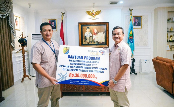 TPA Degayu Pekalongan Ditutup, Ratusan Pemulung & Relawan TPST Terima Bantuan