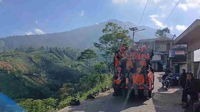 Upaya Pencarian Sebelum Golden Time Terlewati, Tim SAR Diterjunkan Cari Dua Survivor Gunung Bismo Alfin & Yufaidin