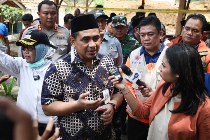 Wagub Taj Yasin Maimoen Kunjungi Sumur Minyak Meledak di Blora