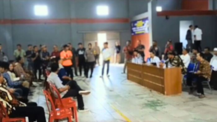 Warga Desak Klarifikasi Dugaan Perselingkuhan Kades Panyingkiran Ciamis