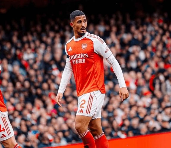 William Saliba: Si Bek Tenang yang Tak Gentar di Arsenal
