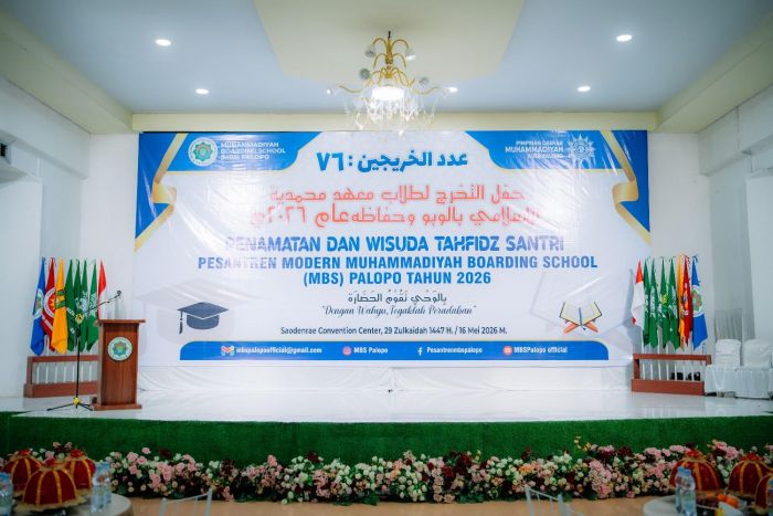 WISUDA MBS PALOPO ANKT V: DENGAN WAHYU TEGAKLAH PERADABAN