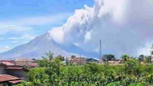 Abu Vulkanik Diusulkan Jadi Bahan Campuran Air Pemadam Karhutla, Pakar: Perlu Sistem Penampungan yang Tepat