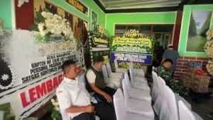 Petang Ini Jenazah Kapt Inf Zulmi Aditya Iskandar Tiba di Rumah Duka  Cipageran - Cimahi Utara